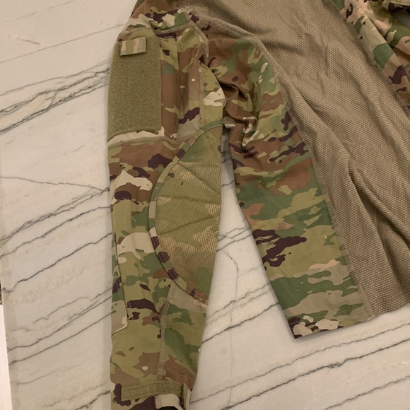 US Army Genuine Issue Multicam Flame Resistant Shirt w/Zipper Size Medium - Picture 5 of 8